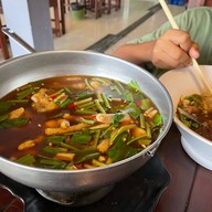 ลี่ ก๋วยเตี๋ยวเนื้อเปื่อย-หมูตุ๋น สาขา ภูเก็ต