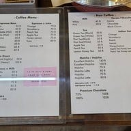 L R A W Coffee cafe & Roastery