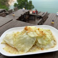 ริมผา ลาภิน