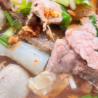 ก๋วยเตี๋ยวเนื้อสุโขทัยโภชนา
