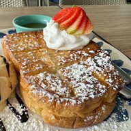 ห้องอาหาร EAT โรงแรม โอโซ่ นอร์ธ พัทยา