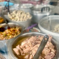 เมนูของร้าน เจ๊ติ๊ก ขนมจีนโคตรผัก ข้าวราดแกง