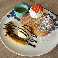 ห้องอาหาร EAT โรงแรม โอโซ่ นอร์ธ พัทยา
