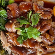 ขาหมู อาเฮีย ถนนนเรศวร