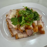 ร้านสามใจ ข้าวหมูแดง ข้าวหมูกรอบ สูตรนครปฐม สวนเสือศรีราชา