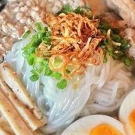 ก๋วยจั๊บญวน กะเพรา T&T 1