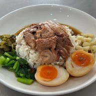 ขาหมูแซ่โล้ว สูตรต้นตำรับ ภูเขาทอง