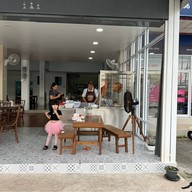 ร้านสามใจ ข้าวหมูแดง ข้าวหมูกรอบ สูตรนครปฐม สวนเสือศรีราชา