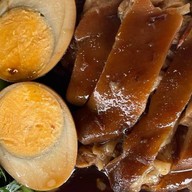 ขาหมู อาเฮีย ถนนนเรศวร