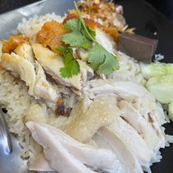 เมนูของร้าน นายแว่นข้าวมันไก่&เย็นตาโฟ