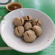 เมนูของร้าน ก๋วยเตี๋ยวเจ๊รมณ์ เนื้อ ปลากระพง