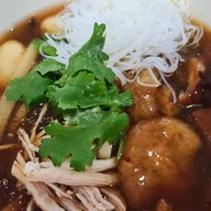 กระเพาะปลาน้ำแดงเยาวราช ก๋วยจั๊บญวน By นายสกล