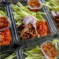 ลูกชิ้นทอดแอนด์ยำแซ่บByบังมีน รัษฎา