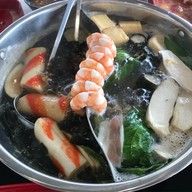 สุกี้หมีพ่นไฟ