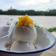 คาเฟ่ริมน้ำบางประกง สาวหวานบ้านใหม่