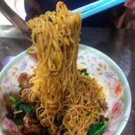 เมนูของร้าน ช.บะหมี่เกี๊ยว ข้าวหมูแดง หมูกรอบ(สวนสยาม) รามอินทรา