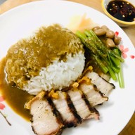 ก้วง เป็ดย่าง ซี่โครงหมูย่าง ครุใน ไนซ์ มาร์เก็ต