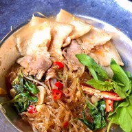 ก้วง เป็ดย่าง ซี่โครงหมูย่าง ครุใน ไนซ์ มาร์เก็ต