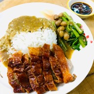 ก้วง เป็ดย่าง ซี่โครงหมูย่าง ครุใน ไนซ์ มาร์เก็ต