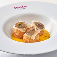 Isola by Signor Sassi ปทุมวัน