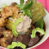 โครตตีนไก่ตุ๋น ซุปเปอร์ ทับช้าง สะพานสูง