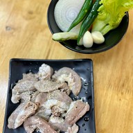 เมนูของร้าน Gukinju ท่าข้าม