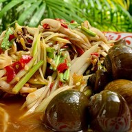 Ticha’s Tam Zaab  ติชาตำแซ่บ ตลาดรันเวย์