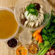 ก๋วยจั๊บญวน กะเพรา T&T 1