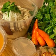 ก๋วยจั๊บญวน กะเพรา T&T 1