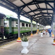 บรรยากาศ สถานีรถไฟชุมทางเขาชุมทอง