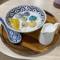 เมนูของร้าน บัวลอยกลม KLOM Dessert House Ram 2