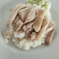 เมนูของร้าน รสดี ข้าวมันไก่ตอน