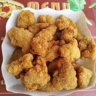 พิซซ่านายน้อย สาขา ซีเจ มอร์ ซอยแสงฟ้า