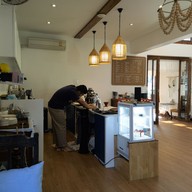 บรรยากาศ Antika Cafe