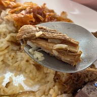 ข้าวมันไก่ โง้วชุ้งฮวด ซ.จรัญ 66/1 หรือ ซ.เจ้าพระยาสยาม สะพานกรุงธน