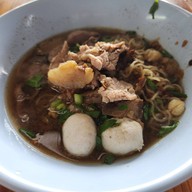 เมนูของร้าน ร้านก๋วยเตี๋ยวกำนันเปี๊ยก ปทุมสายใน