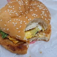 เมนูของร้าน Burger King ประชาอุทิศ 45