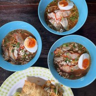 เมนูของร้าน ก๋วยเตี๋ยวไข่ คุณแหม่ม