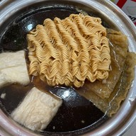 สุกี้หม่าล่า หอมหมื่นลี้