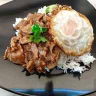 ป้าพเยาว์ อาหารตามสั่ง