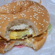 เมนูของร้าน Burger King ประชาอุทิศ 45