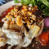 ส้มตำกำแพงแตก