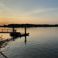 บ้านพักริมน้ำศิริพร บางตะบูน