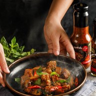 ซอสผัดกะเพราปรุงสำเร็จกลมกล่อม บ้านป้อม