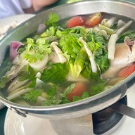 CABIN 4 Restaurant & Café