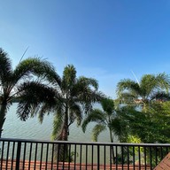 บ้านพักริมน้ำศิริพร บางตะบูน