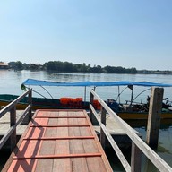 บ้านพักริมน้ำศิริพร บางตะบูน