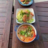 บ้านพักริมน้ำศิริพร บางตะบูน