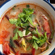 บ้านพักริมน้ำศิริพร บางตะบูน