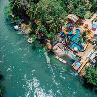 เฟื่องฟ้าแสงมณีรีสอร์ท